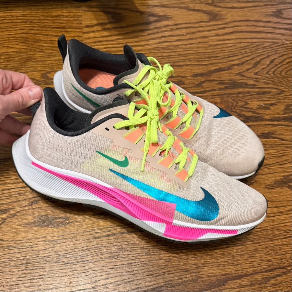 Nike Air Zoom Pegasus 37, size 11 women’s